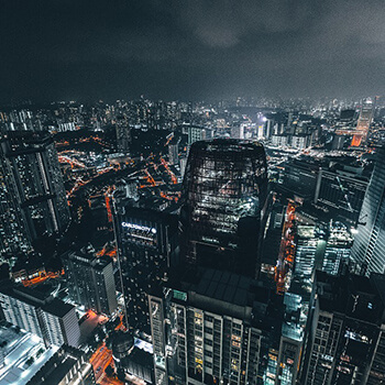 Transport kwiatów: Kluczowe aspekty, które warto znać dla zachowania świeżości i jakości